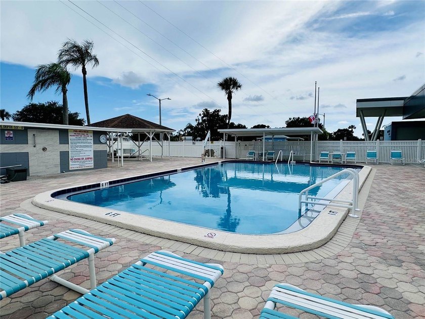Virtually Staged. Located in a quiet and favorable area within - photo 32