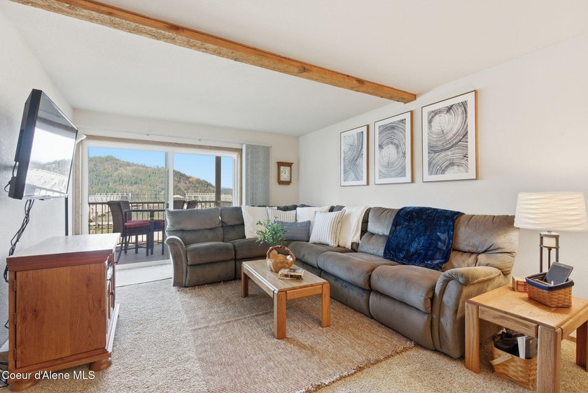 Welcome to one of Priest Lake's most desirable locations -- - photo 6