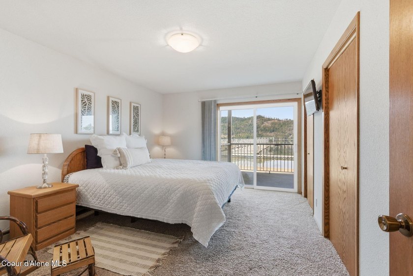 Welcome to one of Priest Lake's most desirable locations -- - photo 8