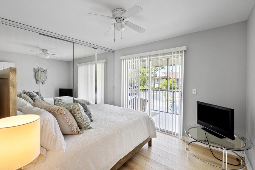 Fully furnished, updated 2/2 Condo in Chasewood of Jupiter. Move - photo 12
