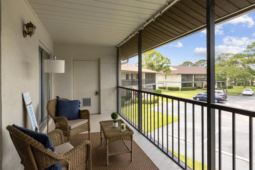 Fully furnished, updated 2/2 Condo in Chasewood of Jupiter. Move - photo 14