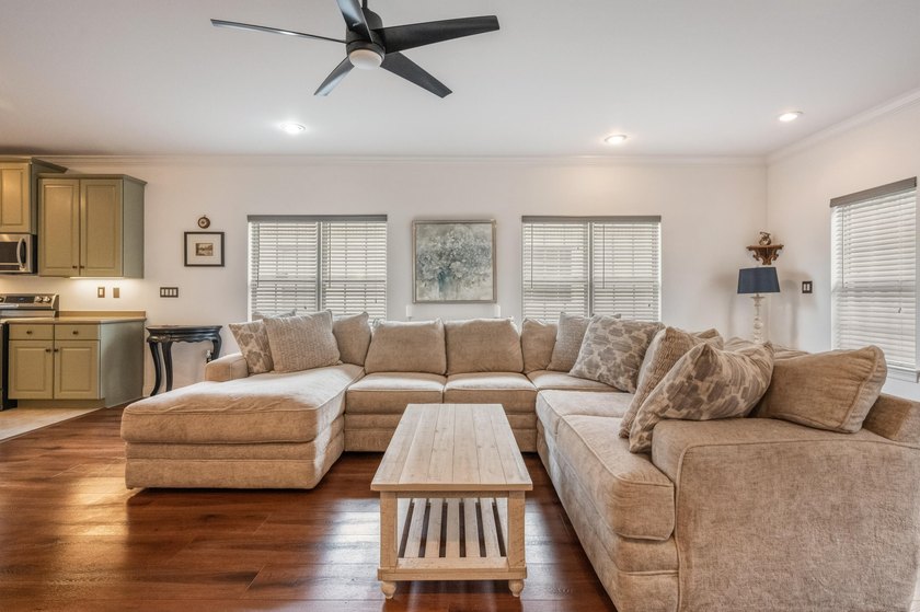 Welcome to 1601 Mallorca Cove, a beautifully maintained - photo 21