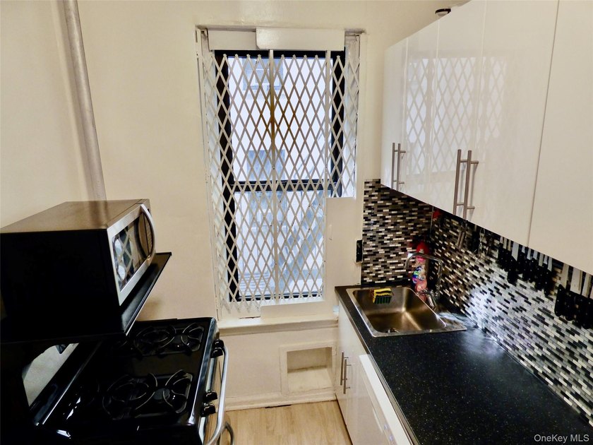 Experience urban living at its finest in this spacious Coop - photo 23