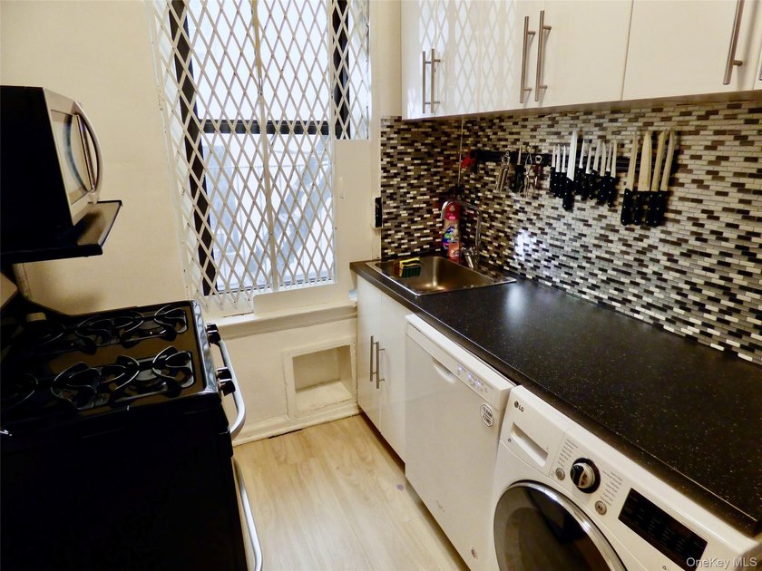 Experience urban living at its finest in this spacious Coop - photo 26