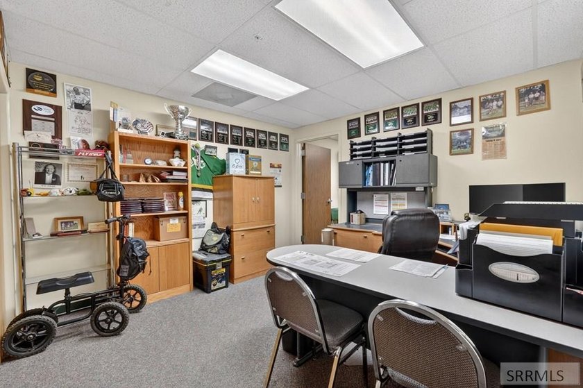 This is an exceptional opportunity to acquire a high-quality 33 - photo 44