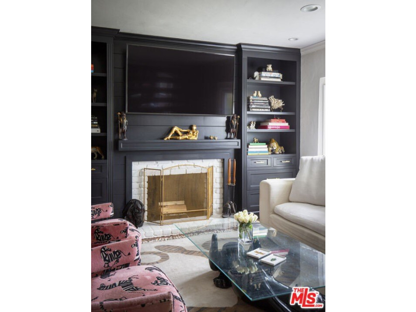 Chic and updated 4BR + 3BA home in the heart of Westchester - photo 4