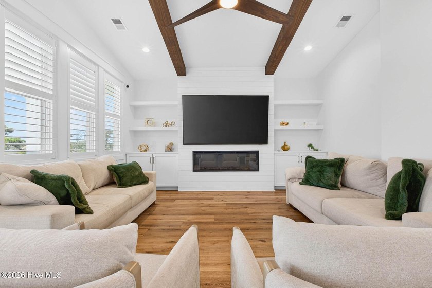 Welcome to one of the most limited opportunities to own a fully - photo 8