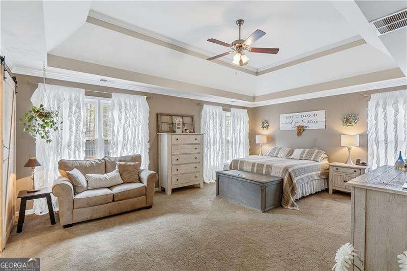 Welcome to this spacious 6-bedroom, 4 full bathroom home - photo 22