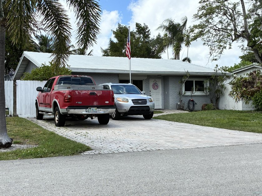 Experience Florida living in this beautifully updated - photo 16