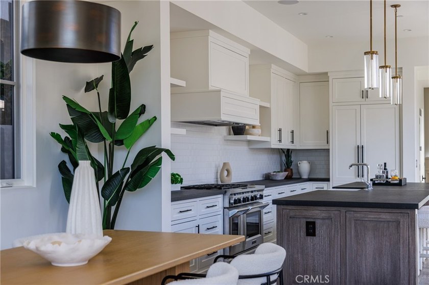 Welcome home to 408 Poinsettia . . . both home and sanctuary - photo 18