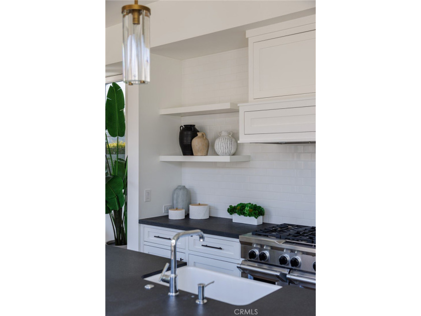 Welcome home to 408 Poinsettia . . . both home and sanctuary - photo 19
