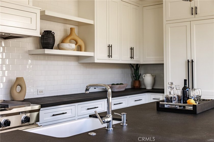 Welcome home to 408 Poinsettia . . . both home and sanctuary - photo 20