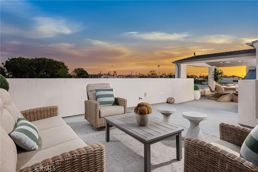 Welcome home to 408 Poinsettia . . . both home and sanctuary - photo 39