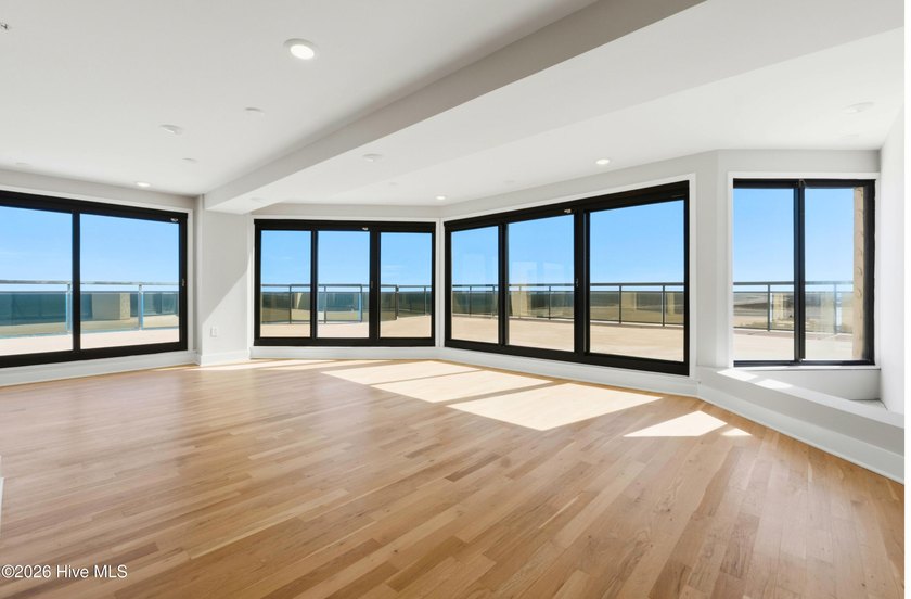 Spanning nearly 9,000 square feet across the 14th and 15th - photo 18