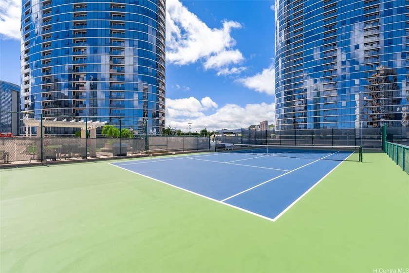 High-floor luxury in Moana Pacific's coveted 05 stack West Tower - photo 24