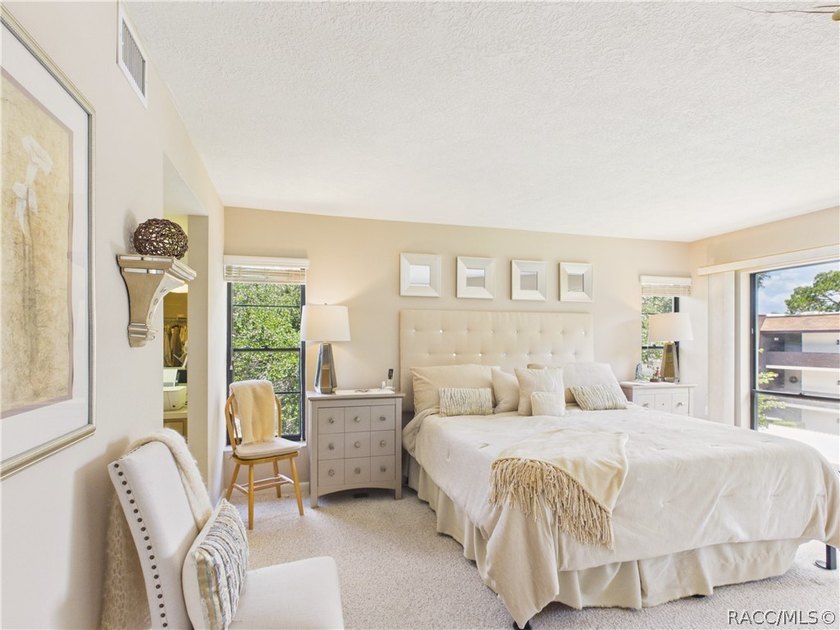 TURN-KEY &amp; FULLY FURNISHED! Start your mornings on the screened - photo 24