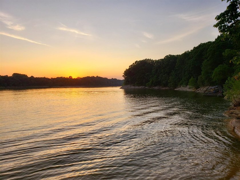LIVE THE LAKE LIFE - WITH LAKE VIEWS AND RARE WALKABLE TO THE - photo 4
