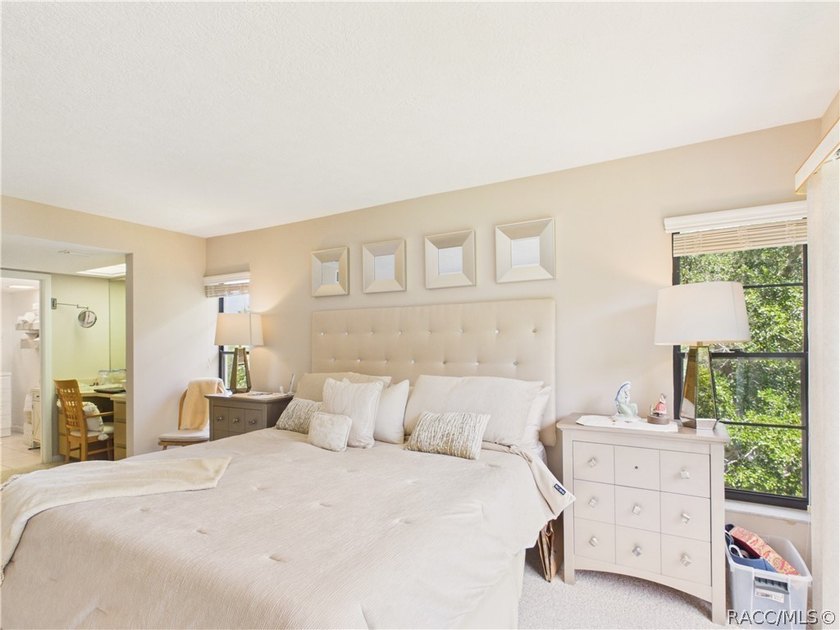 TURN-KEY &amp; FULLY FURNISHED! Start your mornings on the screened - photo 27