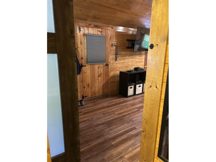 Cozy 5 y/o 420 sf cabin on 0.72 acres only 4.5 miles to Walnut - photo 7