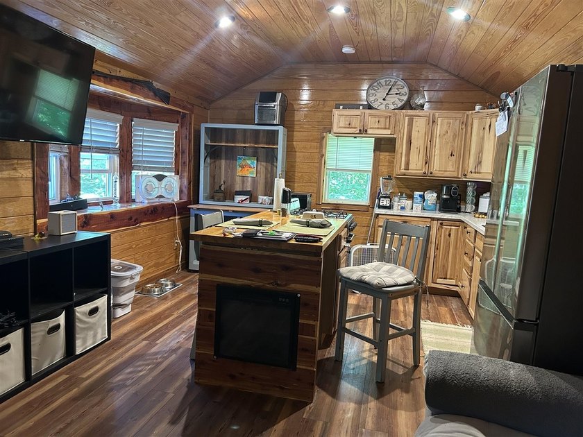Cozy 5 y/o 420 sf cabin on 0.72 acres only 4.5 miles to Walnut - photo 9