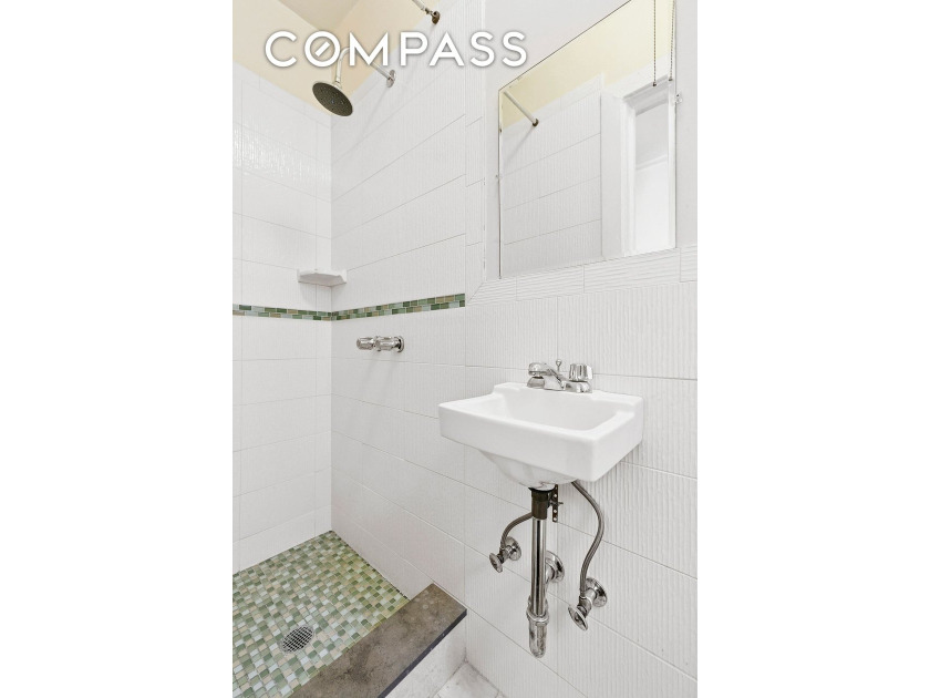 Rare Find! Elegant Classic Six Co-op in Prime Upper West Side - photo 8