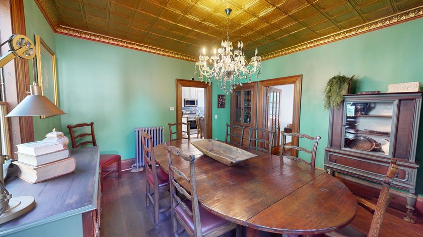 Looking for a sizable historic home that comes fully furnished? - photo 10