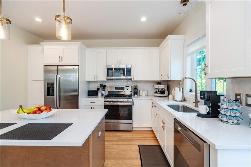 Wow! Fantastic location and setting. In a quiet neighborhood - photo 15