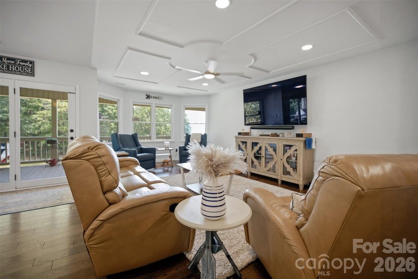 Experience elevated Lake Norman living in this fully renovated - photo 16
