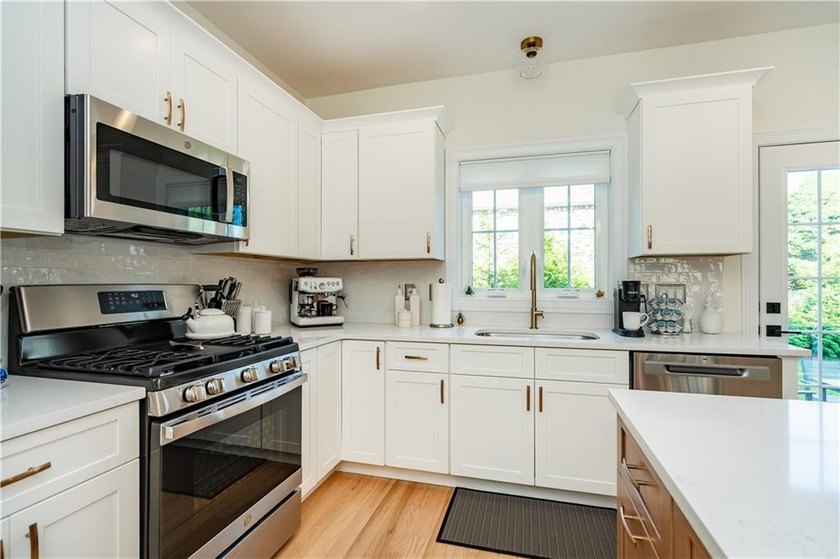 Wow! Fantastic location and setting. In a quiet neighborhood - photo 18
