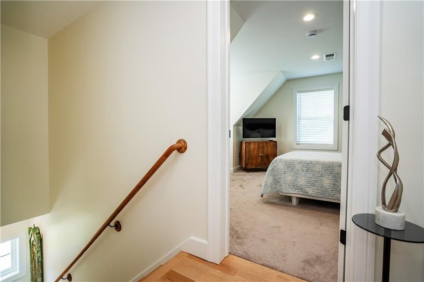 Wow! Fantastic location and setting. In a quiet neighborhood - photo 25