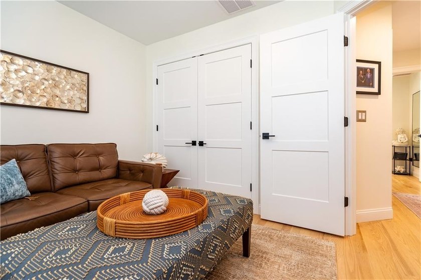 Wow! Fantastic location and setting. In a quiet neighborhood - photo 35