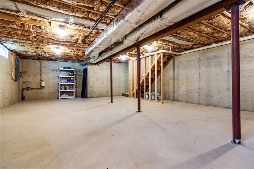 Wow! Fantastic location and setting. In a quiet neighborhood - photo 41