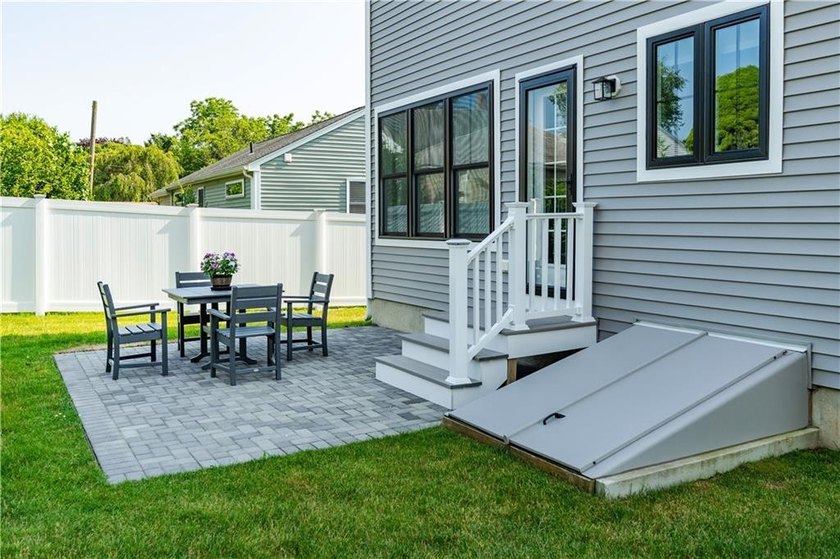 Wow! Fantastic location and setting. In a quiet neighborhood - photo 43