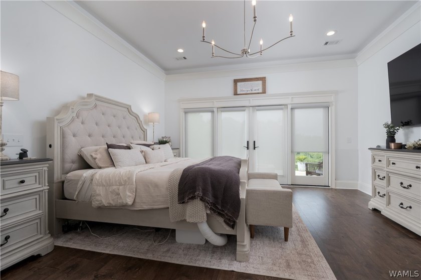 Modern luxury meets waterfront living in The Lakes. Offering - photo 19