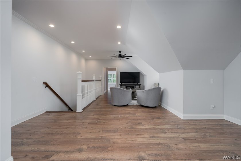 Modern luxury meets waterfront living in The Lakes. Offering - photo 30