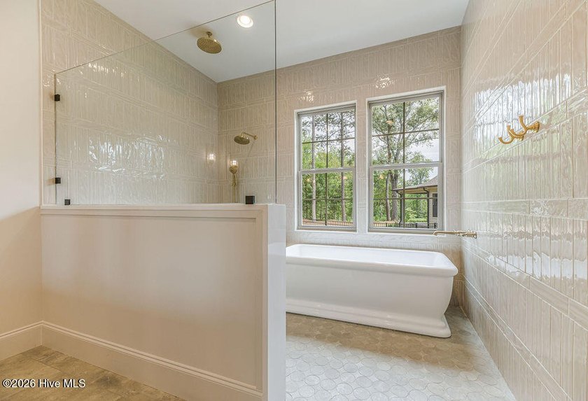 Exceptional new construction offering a refined blend of luxury - photo 31