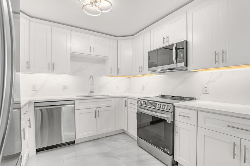 WELCOME TO DUNE DECK! An exclusive luxury condominium building - photo 31