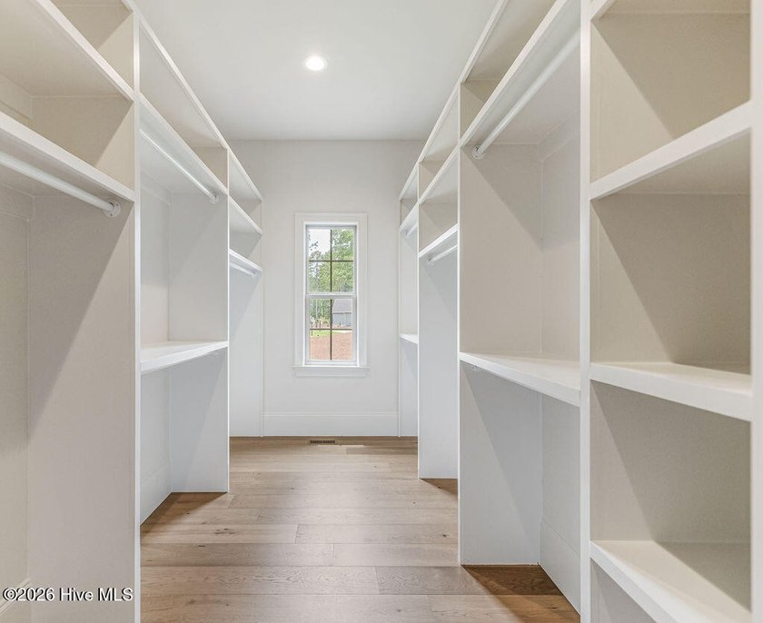 Exceptional new construction offering a refined blend of luxury - photo 33