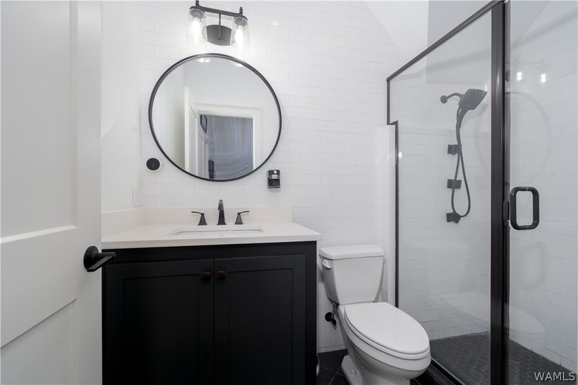 Modern luxury meets waterfront living in The Lakes. Offering - photo 36