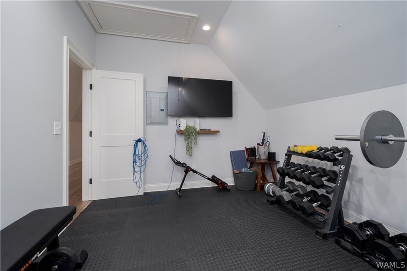Modern luxury meets waterfront living in The Lakes. Offering - photo 43