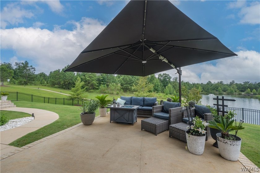 Modern luxury meets waterfront living in The Lakes. Offering - photo 45