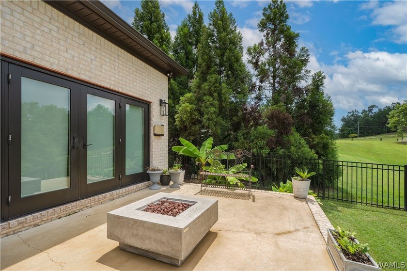 Modern luxury meets waterfront living in The Lakes. Offering - photo 48