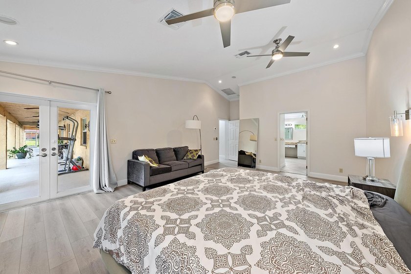Back on the Market! NEW ROOF!Jupiter Farms Acre+ Retreat with - photo 12