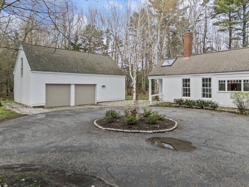 18 Zeitler Farm offers the perfect blend of thoughtful updates - photo 4