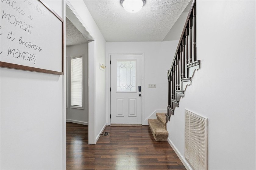 This beautiful 4 bedroom 2.5 bath home offers the perfect - photo 2