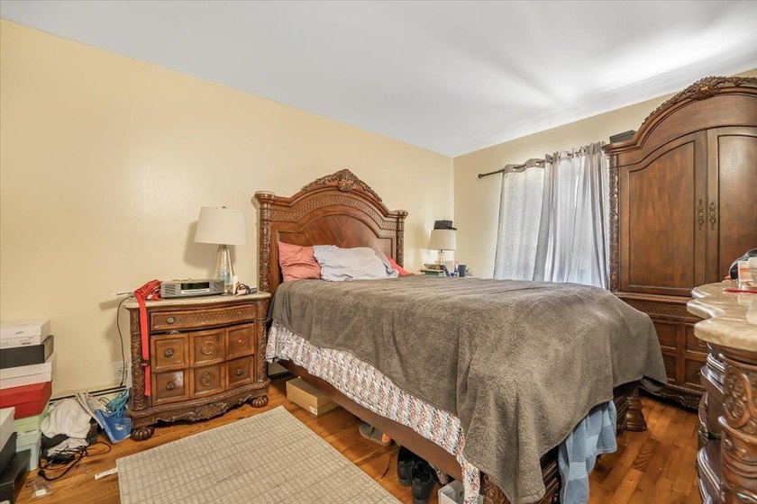 Welcome to a homeowner's dream in the heart of Baychester! This - photo 19