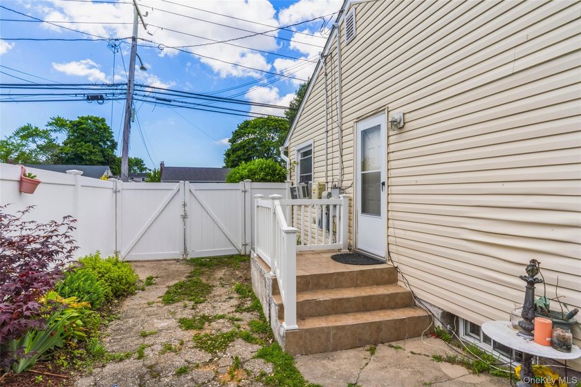 This charming 3-bedroom, 1-bath ranch offers comfortable - photo 23