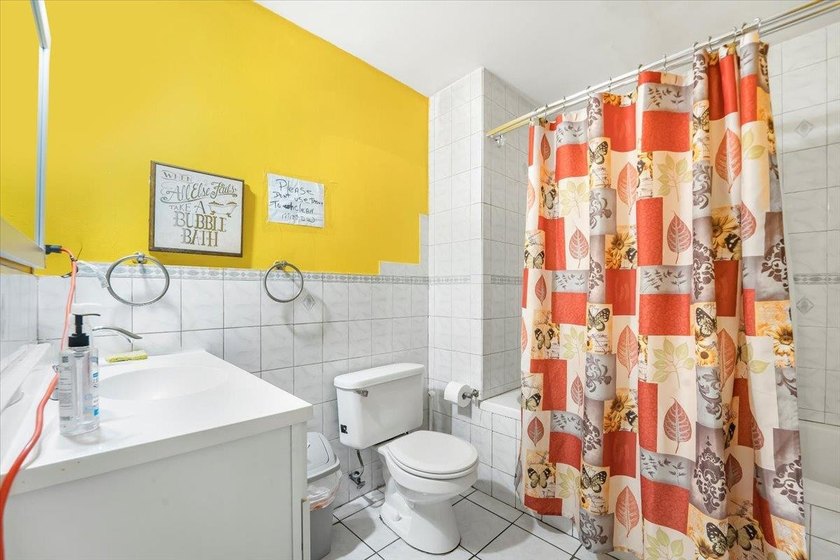 Welcome to a homeowner's dream in the heart of Baychester! This - photo 25