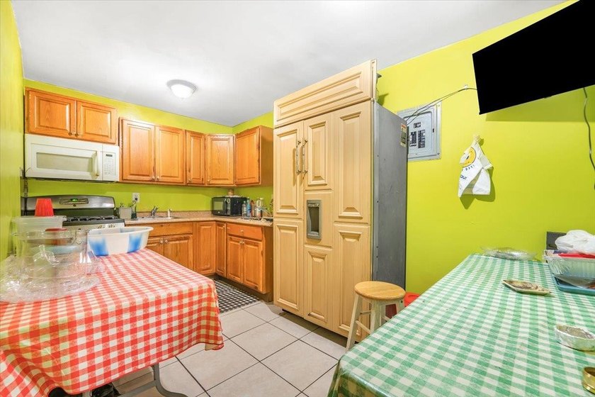 Welcome to a homeowner's dream in the heart of Baychester! This - photo 26