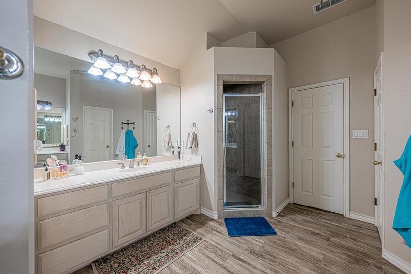 Unbeatable location! This open-concept home features recent - photo 12